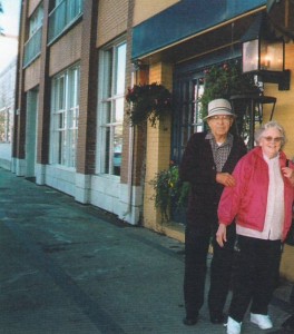 Sept.13, 2002. Roy Woodruff and his wife in visit in Quebec city. Musée naval de Québec collection