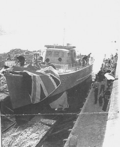 26 november 1941, launching of Q062 at Mac-Craft shipyard, Sarnia, Ont. Mann Historical Files collection.