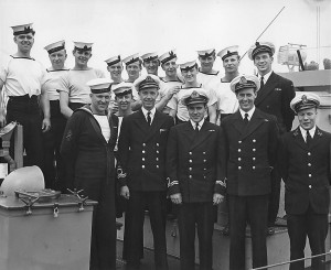 q069-ships-company 1944, Crew of Q064, H.W. Patterson CO in the center, H.W. Patterson collection dec. 2005.