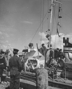 In the center with binoculars, Lt. Albert Morrow. Royal Canadian Navy collection (F-992).